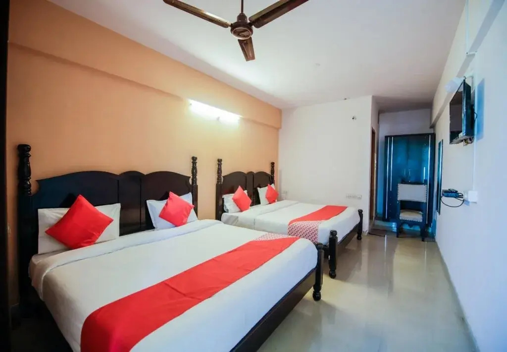 Oyo 23610 Hotel Karani Darshan