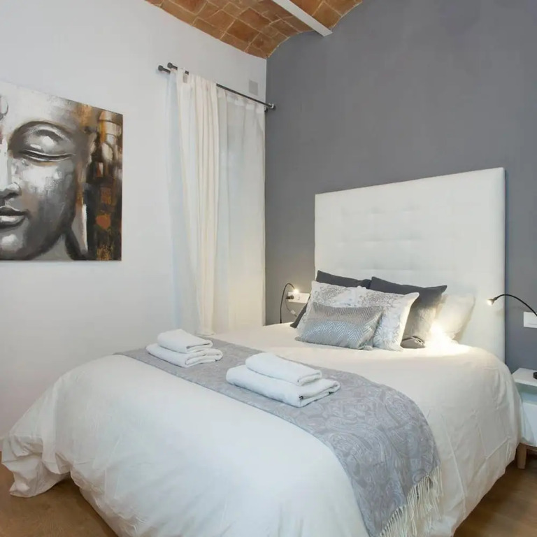 Colour PoP Fira 1 Apt By Myrentalhost