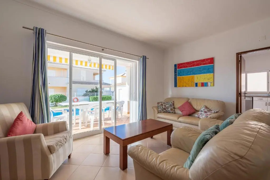 Villa Gui by Gabi Miguel