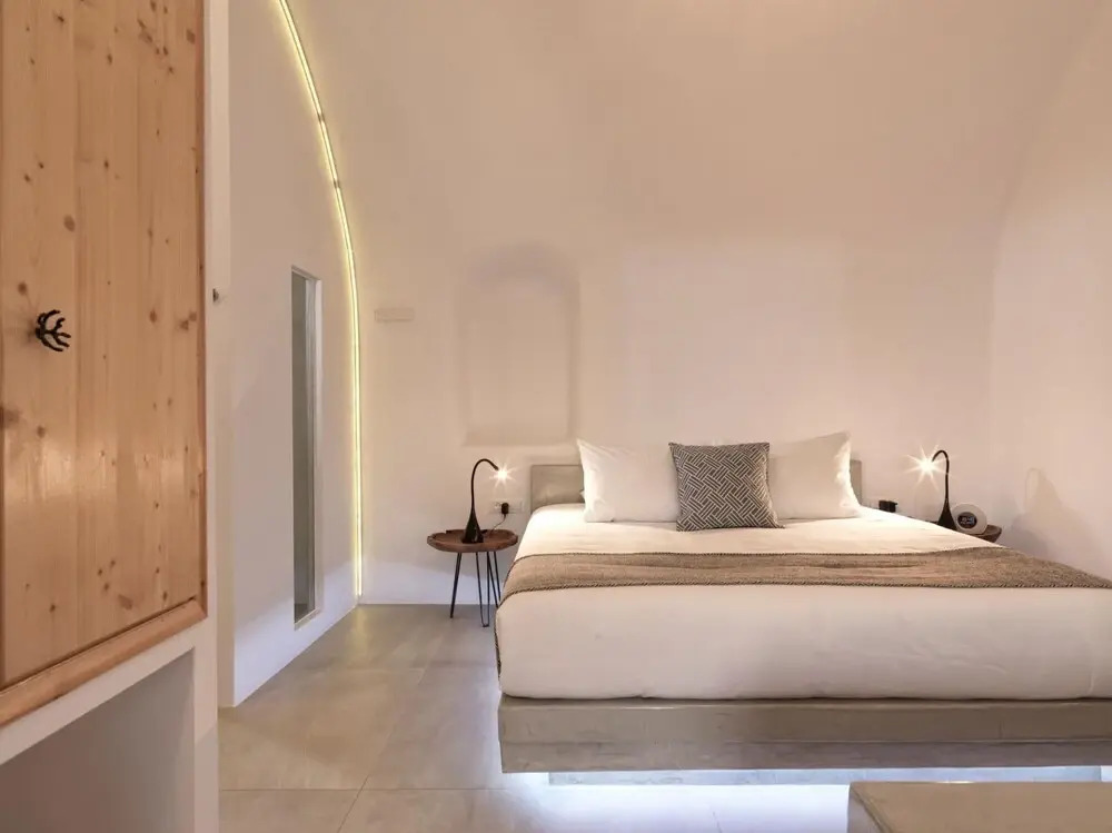 Elysian Santorini Oia Executive Villa With Private Indoor or Utdoor Plunge-pool With Sea Sunset View up to 2 Guests