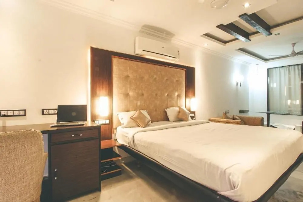 Hide-In Udaipur - A Lake View Boutique hotel