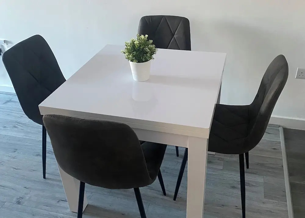 1br-sleeps3-parking-nearcitycentre-shoppingcentre