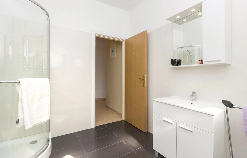 Nice Apartment in Zadar With 3 Bedrooms, Wifi and Outdoor Swimming Pool