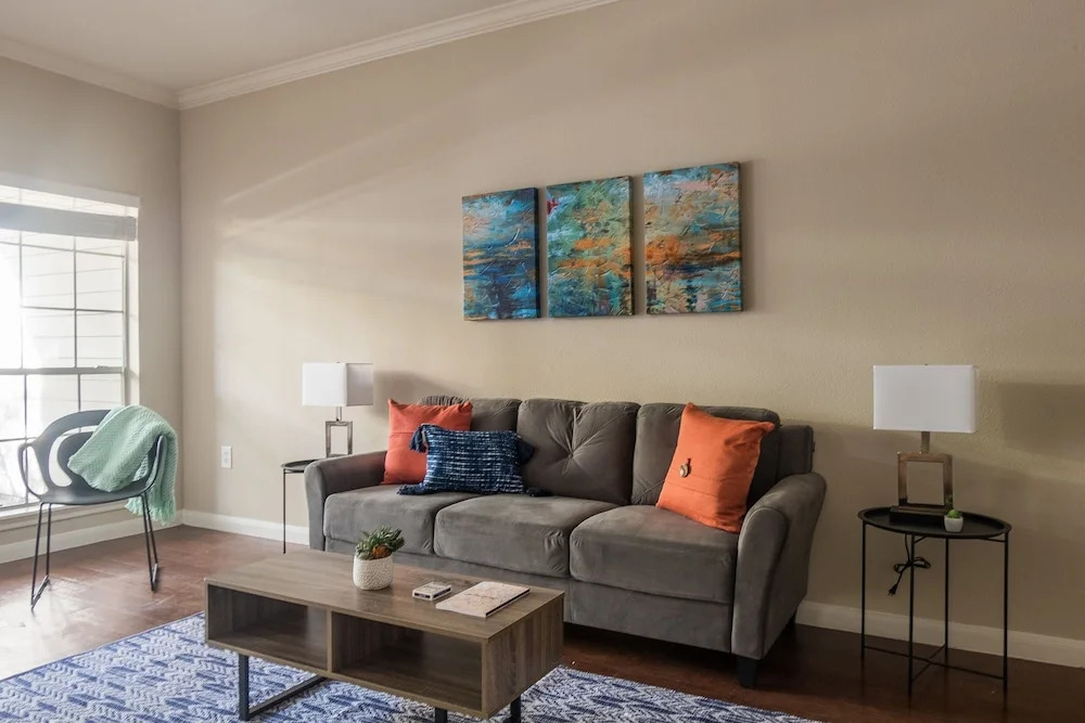 Modern Downtown Apartments by Frontdesk