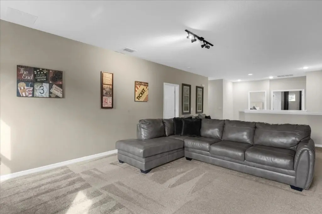7 Bedrooms 5 Bathrooms Solterra 4035 OL