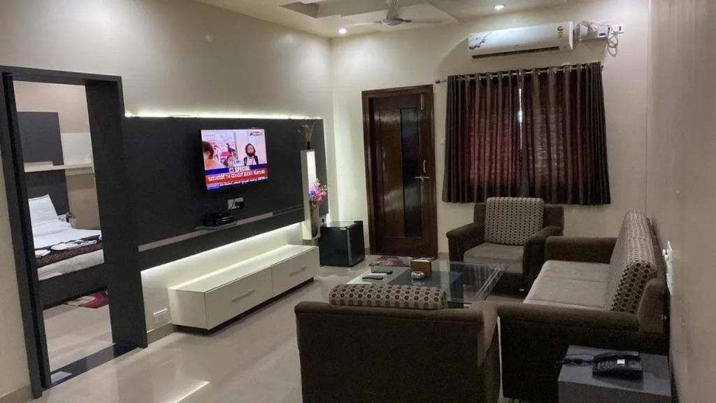 Hotel Pleasant Stay