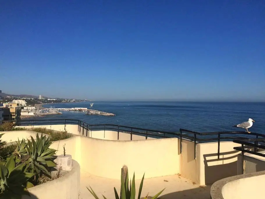 First line beach studio/Center/5p!