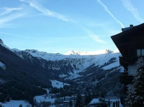 Ski In-Ski Out - Gästehäuser Saalbach-Hinterglemm - Wallegghof Christianhof