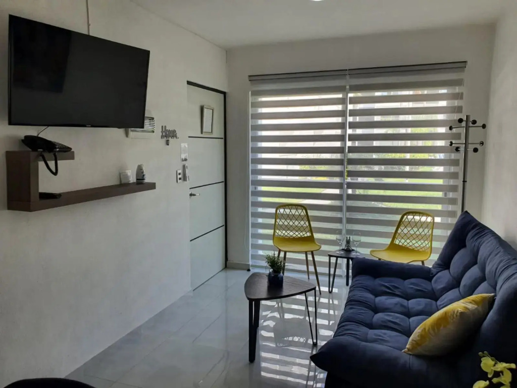 Departamento de lujo en Manzanillo, planta baja frente a la alberca