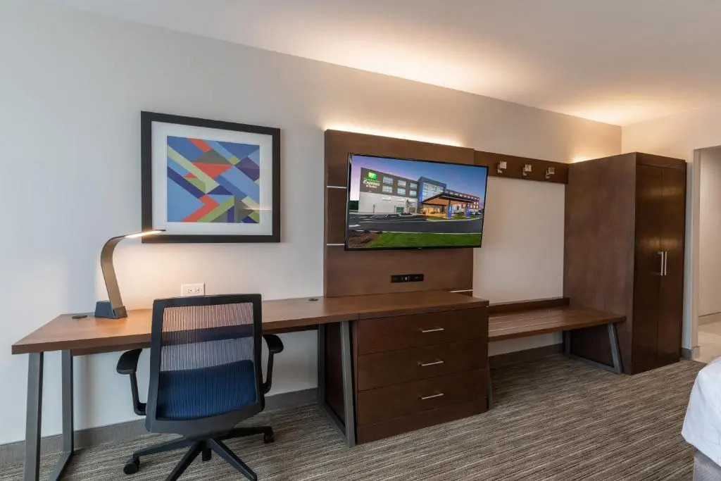 Holiday Inn Express & Suites - Greenville - Taylors by IHG