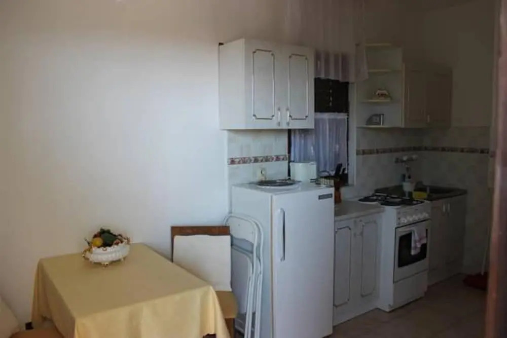 Sunny Hill Apartments