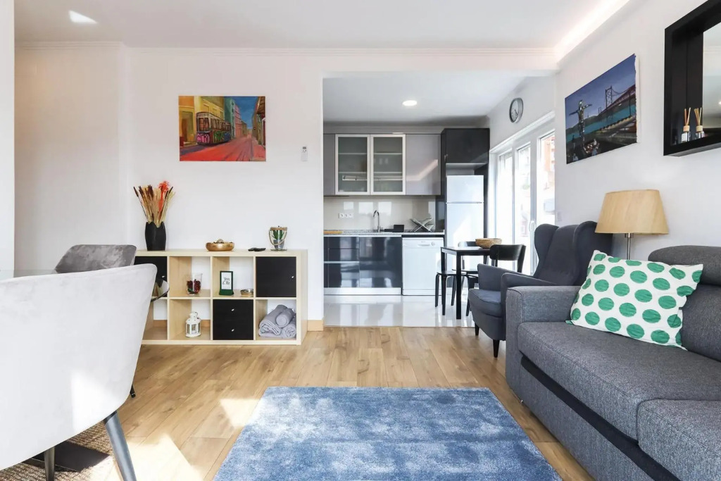 Apartment 66