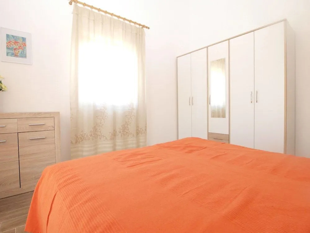 Apartment 1611
