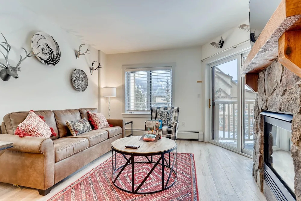 Full Renovated 1br -walk To Gondola & Kids Ski Free 1 Bedroom Condo by RedAwning