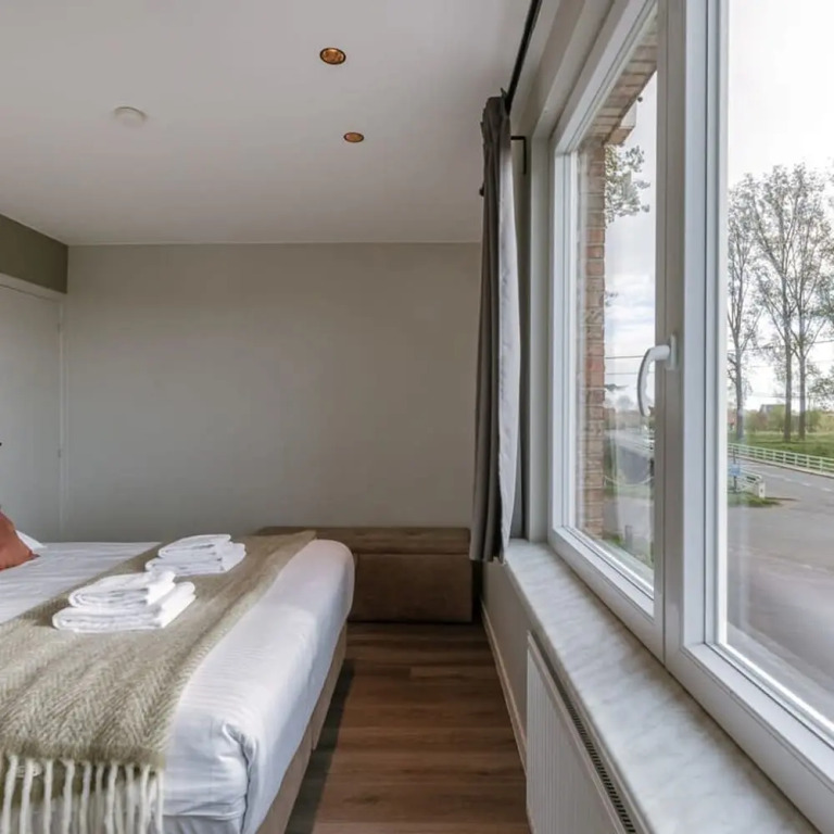 Holiday Home Along the Canal With Great Views