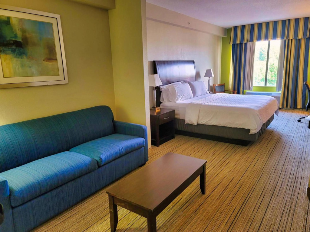 Holiday Inn Express & Suites Wilson-Downtown by IHG