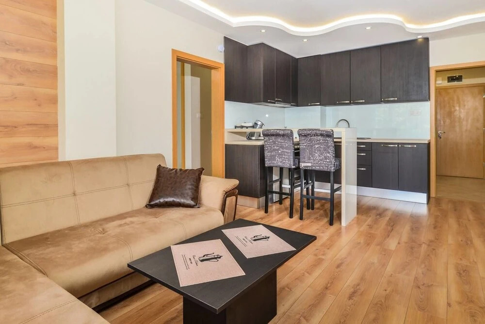 FM Deluxe 1-BDR Apartment with Parking - The M Place