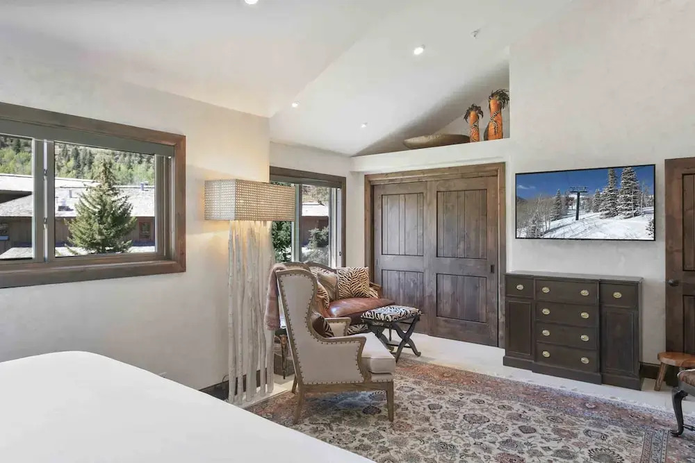 Cozy Ski Condo With Private Hot Tub 4 Bedroom Condo