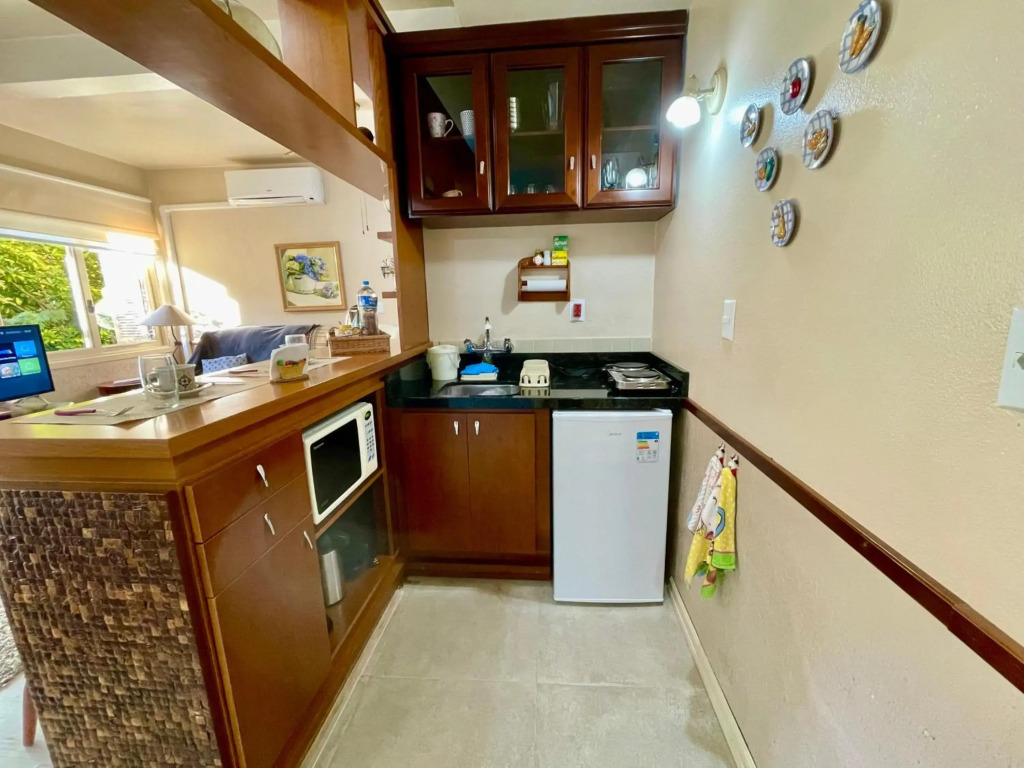 Apartamento Belo Jardim! Com LAREIRA 500 metros do LAGONEGRO, VISTA para Jardim em CONDOMINIO FECHAD0 com GARAGEM e Wi-Fi e PETFRIENDLY