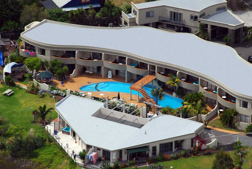 Breakers Motel
