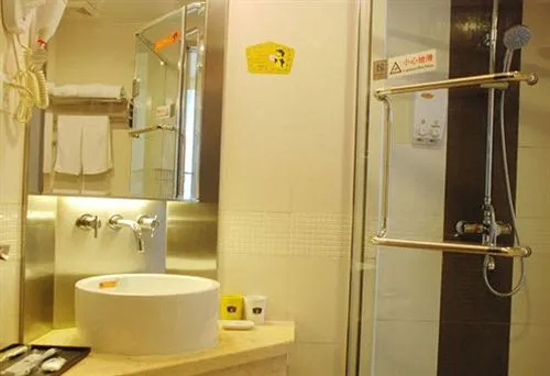 Motel 168 Shanghai Waigaoqiao FTA Huashan Road Branch