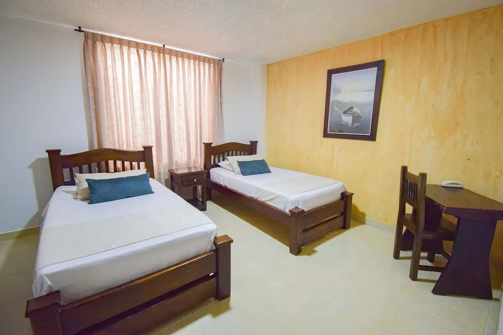 Hotel Toledo Plaza
