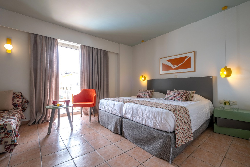 Flisvos Royal Hotel & Suites