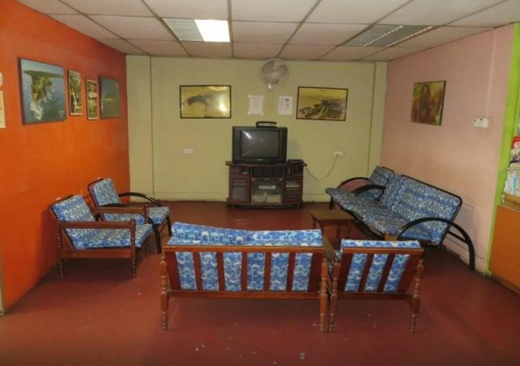 Stay-In Lodge