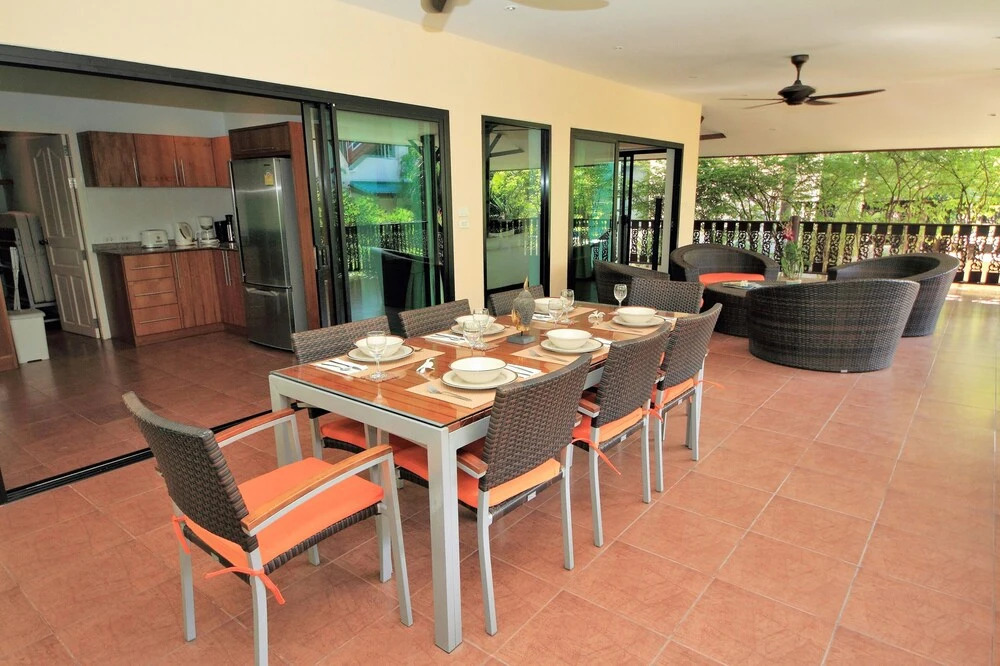 Beachfront Resort 2-bedroom Villa Palm Only 40 Meters to Beach
