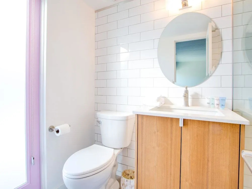 Bubble Gum Modern: Mid-Century Alexander by ACME House Company