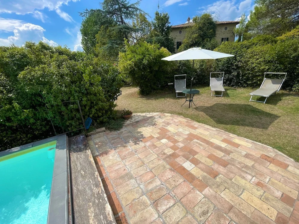 Adam House, Exclusive Pool, Outstanding Views, Vast Garden, Aircon, Sleeps 8