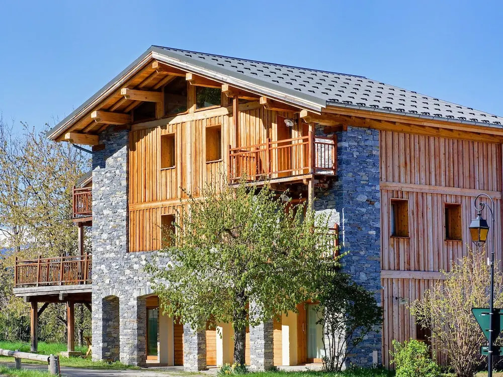 Luxury Chalet, Near the ski Slopes, With Fireplace, Sauna, Jacuzzi and Internet Access