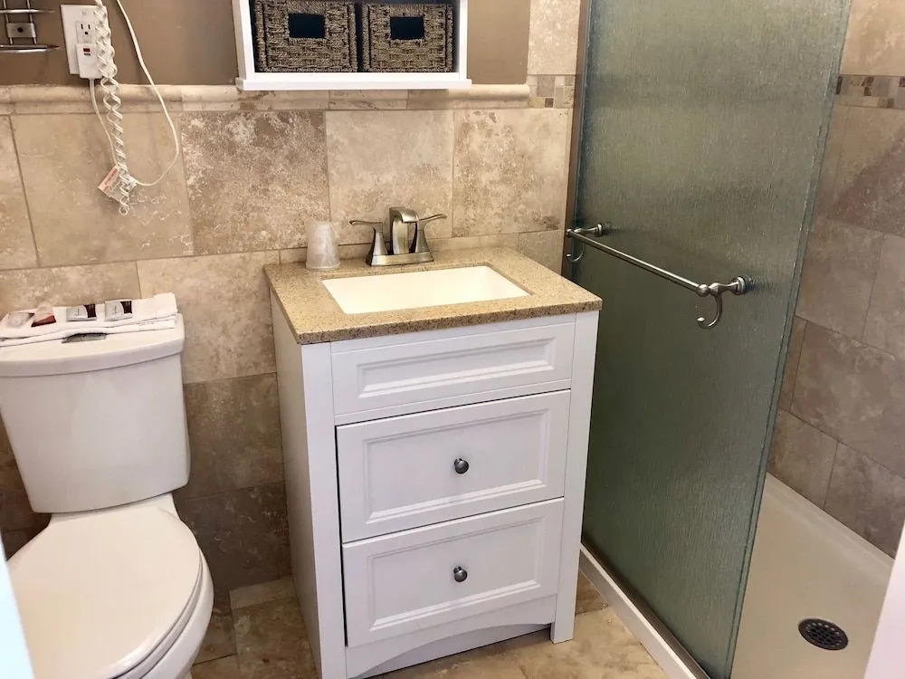 Aquastar Inn
