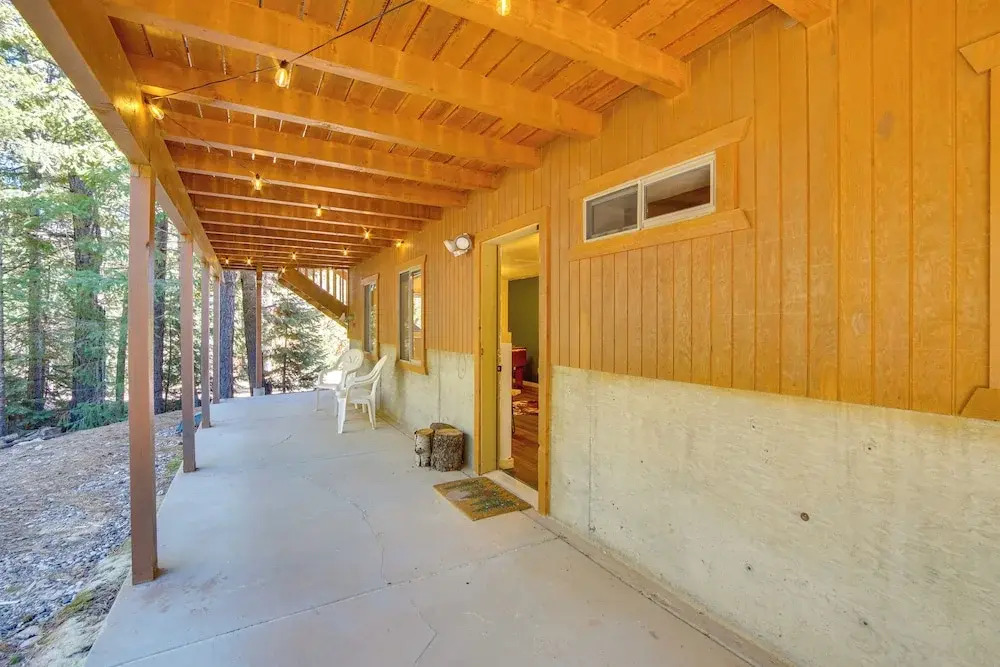 Zion Waterfront Escape: High Noon Hideaway!