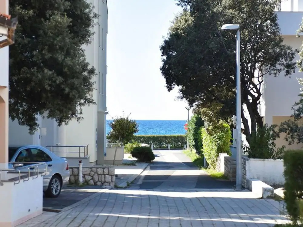 Luxurious Apartment in Novalja Near Sea
