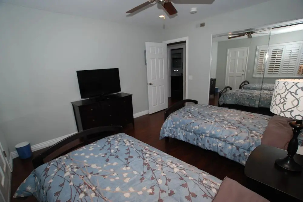 5104 Seashore A (68291) 2 Bedroom Duplex