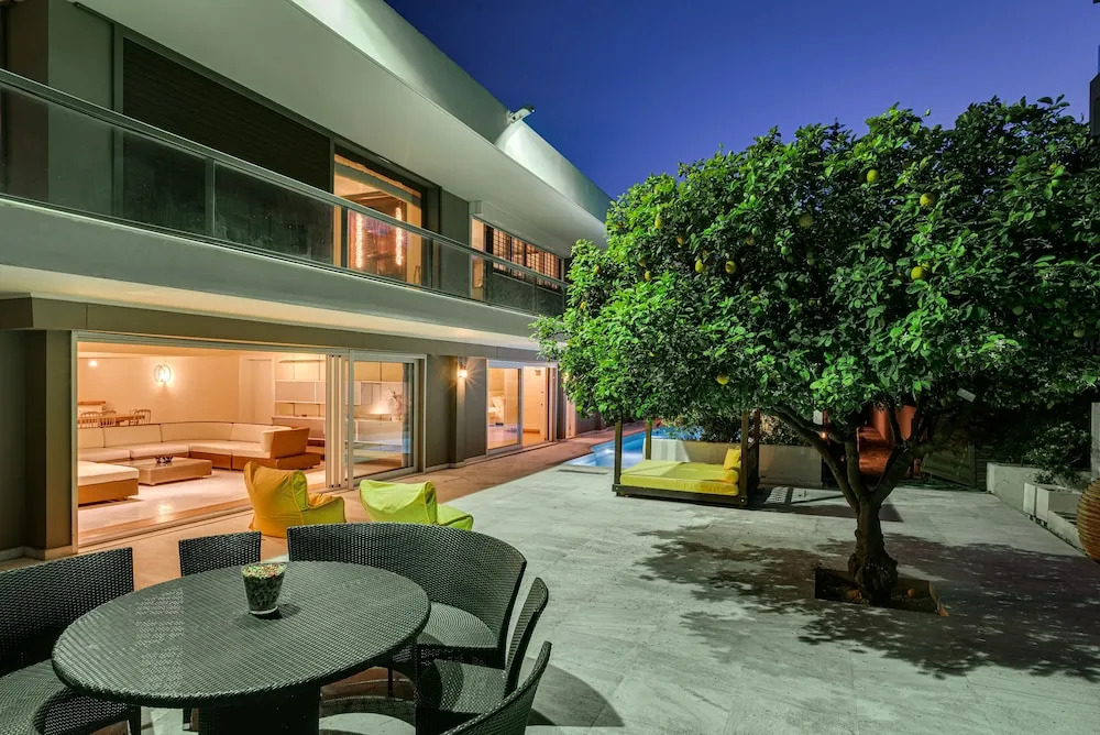 Elaia Mega Mansion