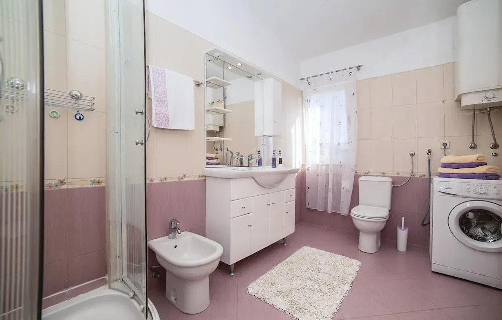 Nice Home in Kastel Sucurac With Wifi and 3 Bedrooms