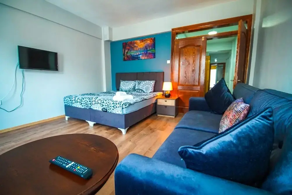 Yaghane Apartments
