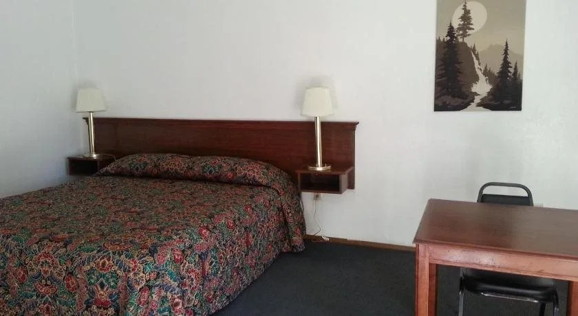 Pine Cone Motel