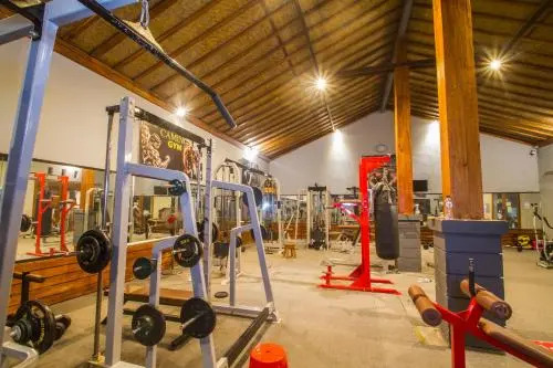Uma Caming Villas & Gym