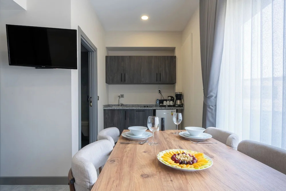 Loi Suite