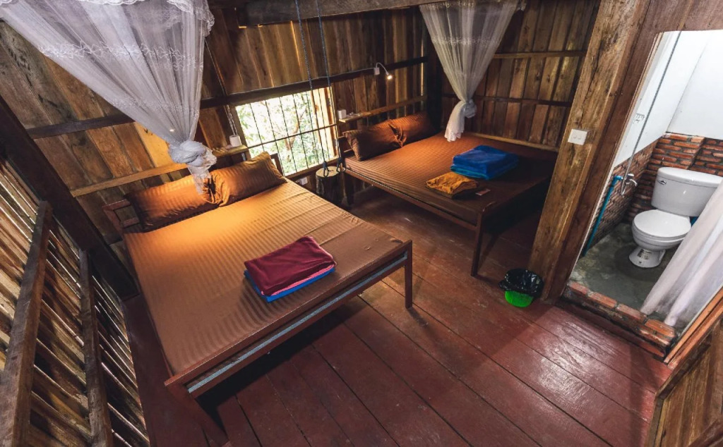 The Cliff Hostel, MPay Bay