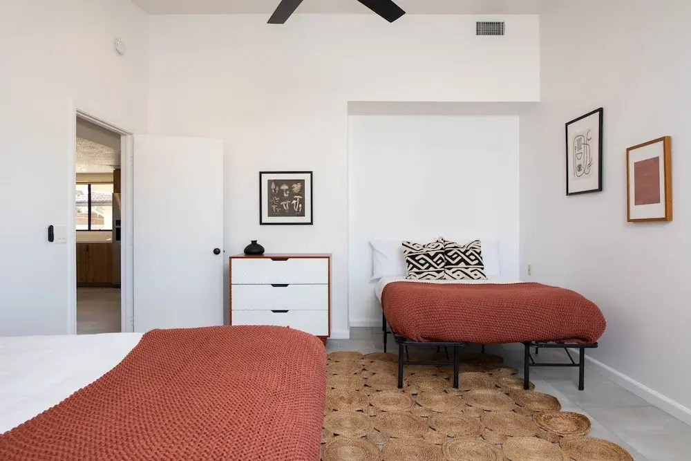 Lava Rocks by Avantstay Gorgeous Desert Haven w/ Pool, Hot Tub, Fire Pit & Ping Pong!