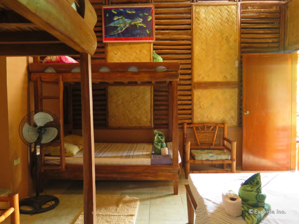 Novie's Tourist Inn