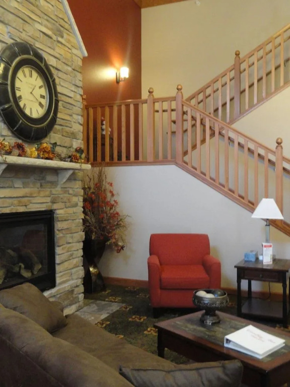 Canby Inn and Suites