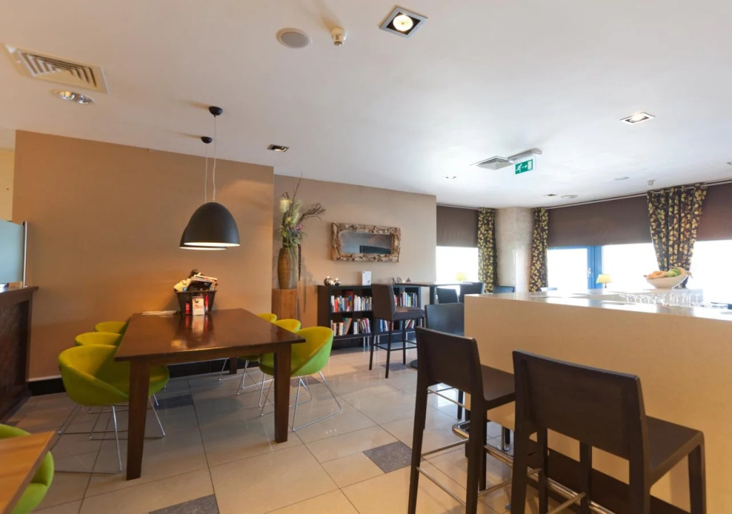 XO Hotels Blue Square