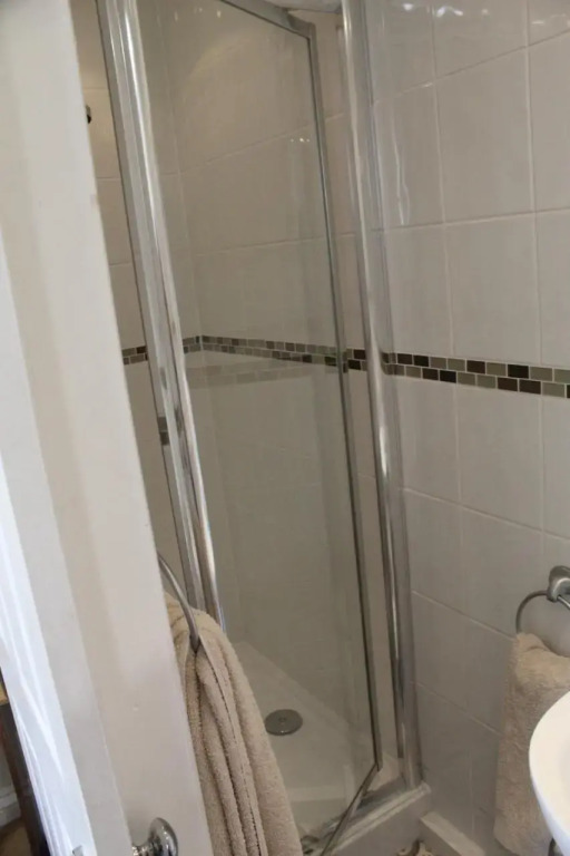 Oakwell Guest House