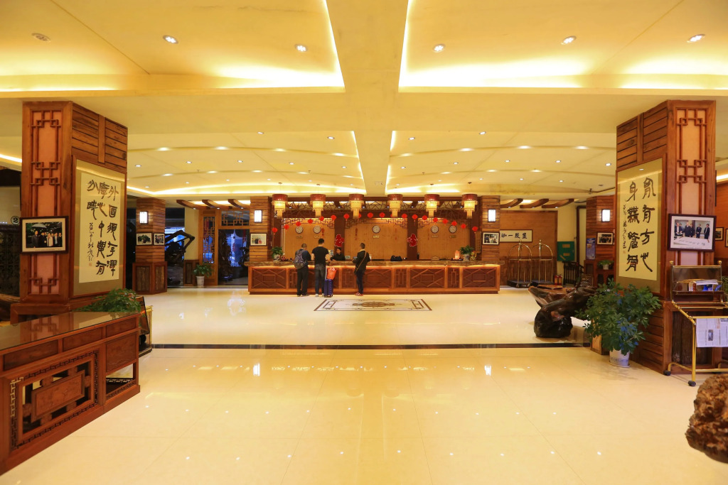 Yangshuo River Valley Resort Hotel