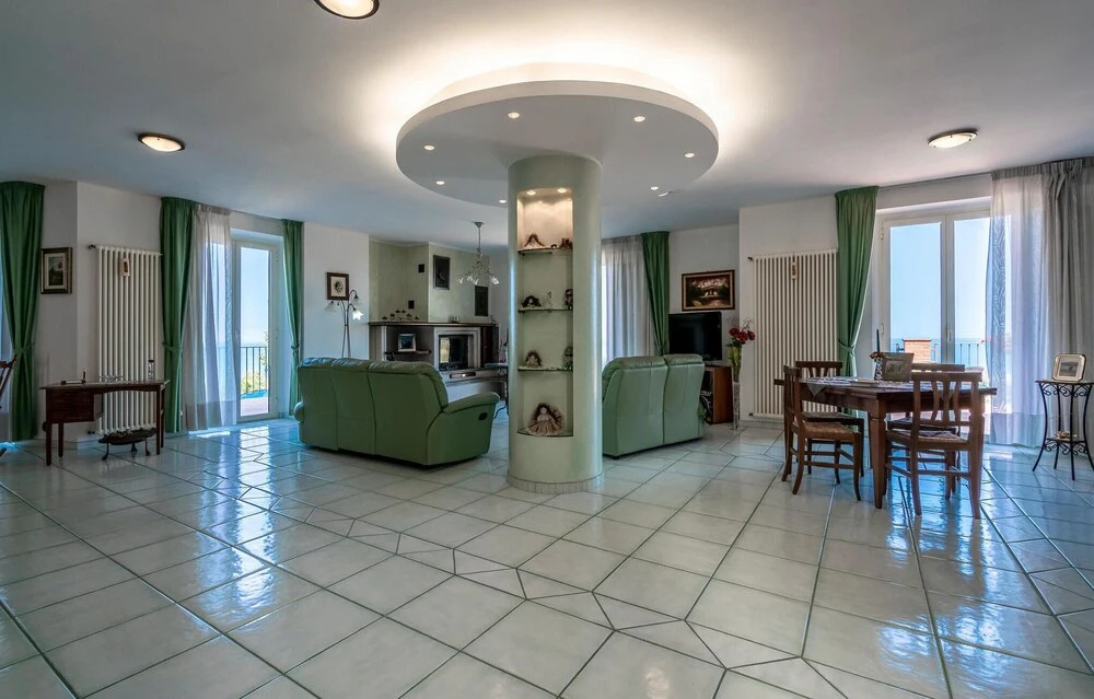 Beautiful Home In Belsito With Wifi